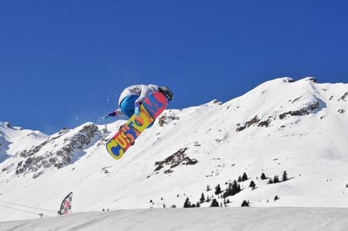 Jovem de 16 anos disputa qualificação do Snowboard Cross em Mundial Júnior / Foto: Divulgação / CBDN